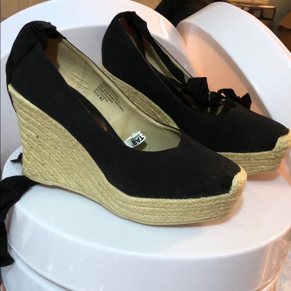 Mossimo Black Size 8.5 Espadrilles with heels
